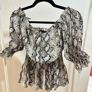 NWT L’AGENCE Snake Print off shoulder top size: XS/TP